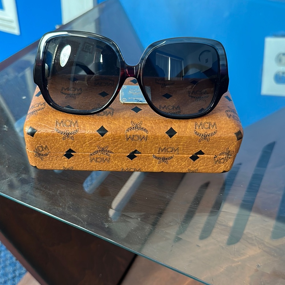 New Oversized Mcm burgundy woman sunglasses